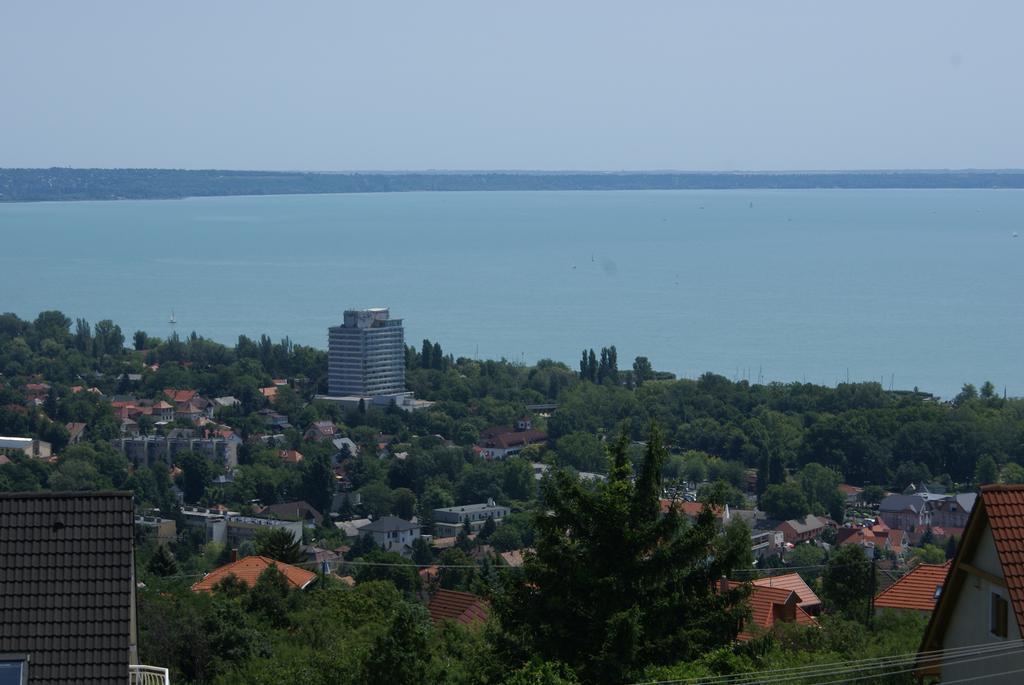 ホテルSargarigo Apartman Haz Balatonalmádi エクステリア 写真